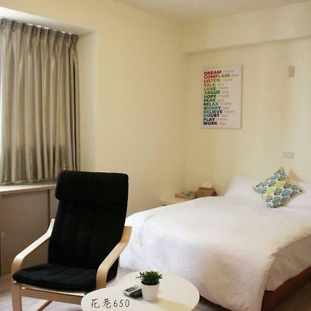 Flower Lane 650 Apartment Tainan Bagian luar foto
