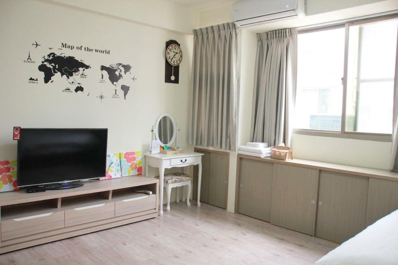 Flower Lane 650 Apartment Tainan Bagian luar foto