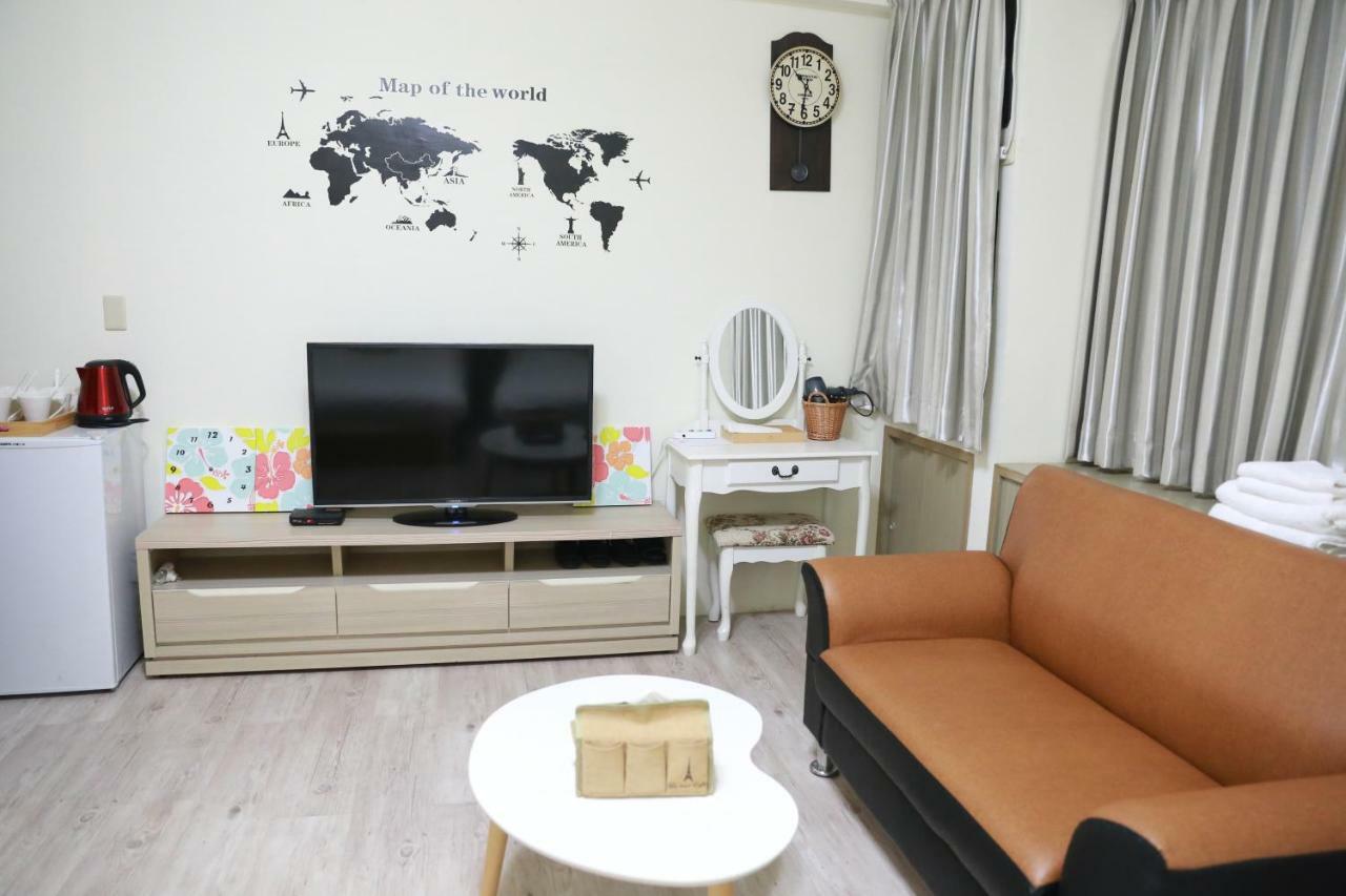 Flower Lane 650 Apartment Tainan Bagian luar foto